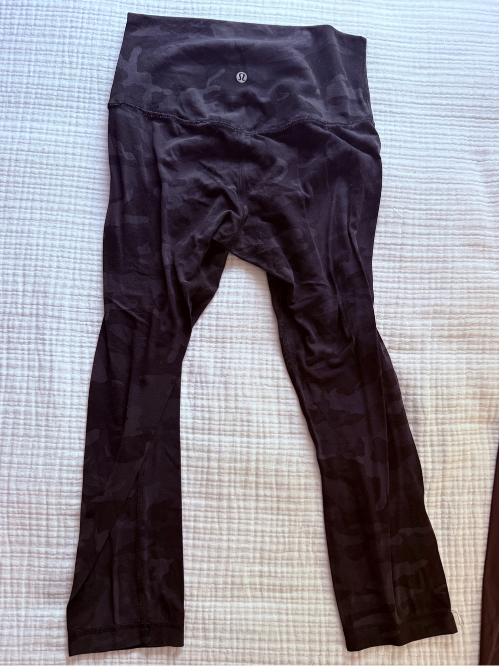 Lululemon Align Leggings 25” in Black Camo - Picture 3 of 6
